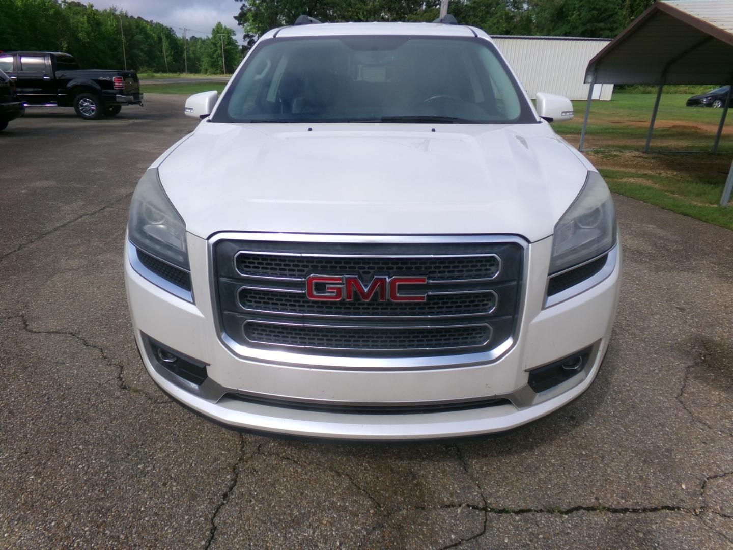 2015 White /Brown GMC Acadia SLT (1GKKRRKD4FJ) with an 3.6L engine, automatic transmission, located at 401 First NE, Bearden, AR, 71720, (870) 687-3414, 33.726528, -92.611519 - Photo#27